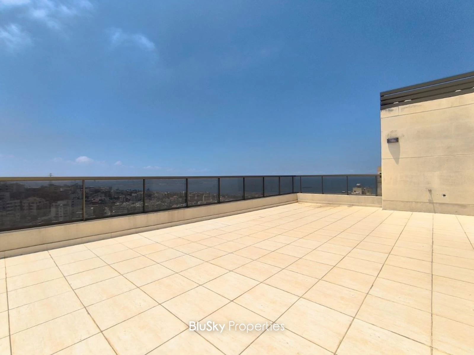 Apartment 200m² with Terrace for Rent in Awkar — الصورة 2