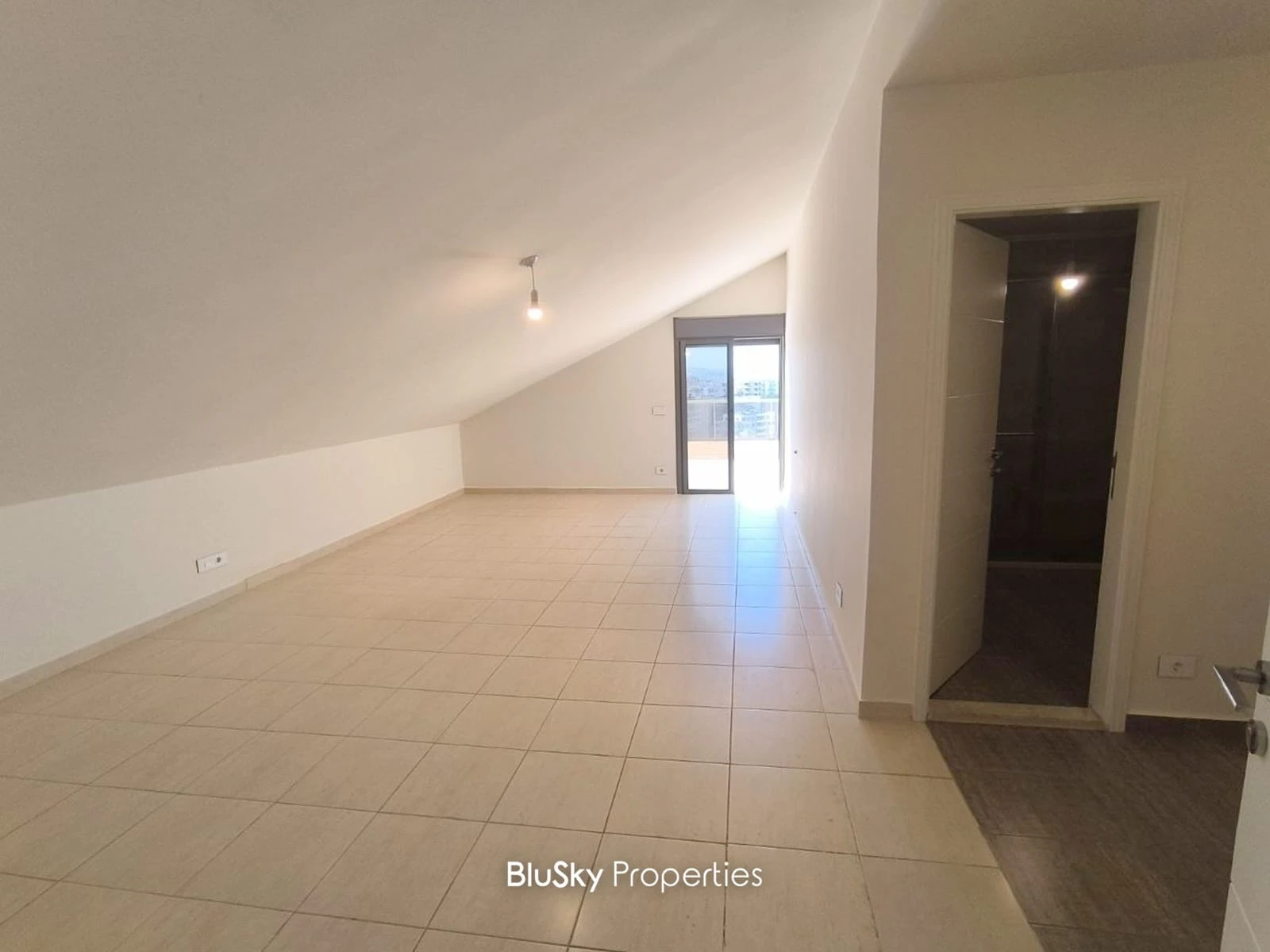 Apartment 200m² with Terrace for Rent in Awkar — الصورة 5