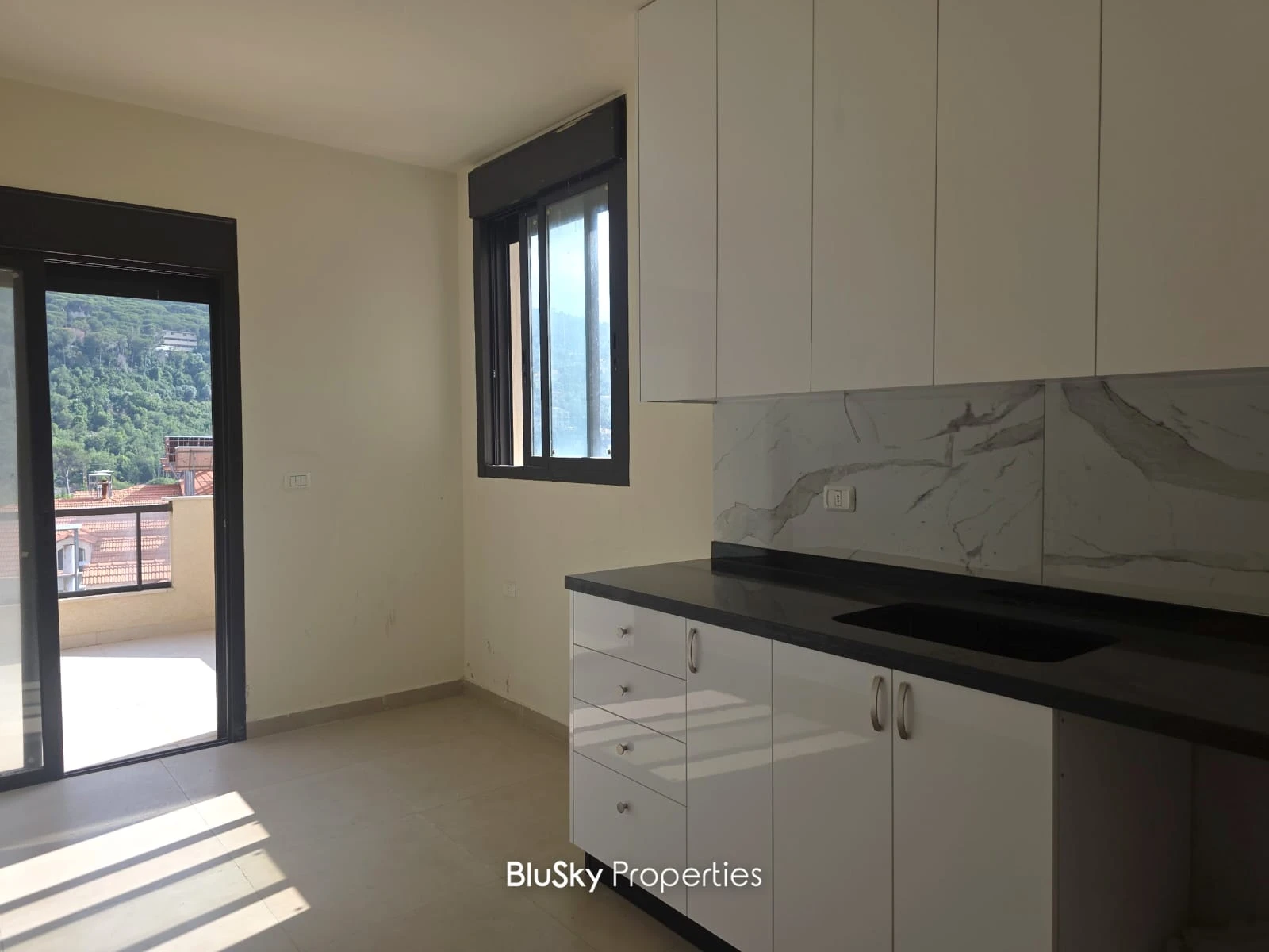 Apartment 100m² with Mountain View for Rent in Baabdat — الصورة 4