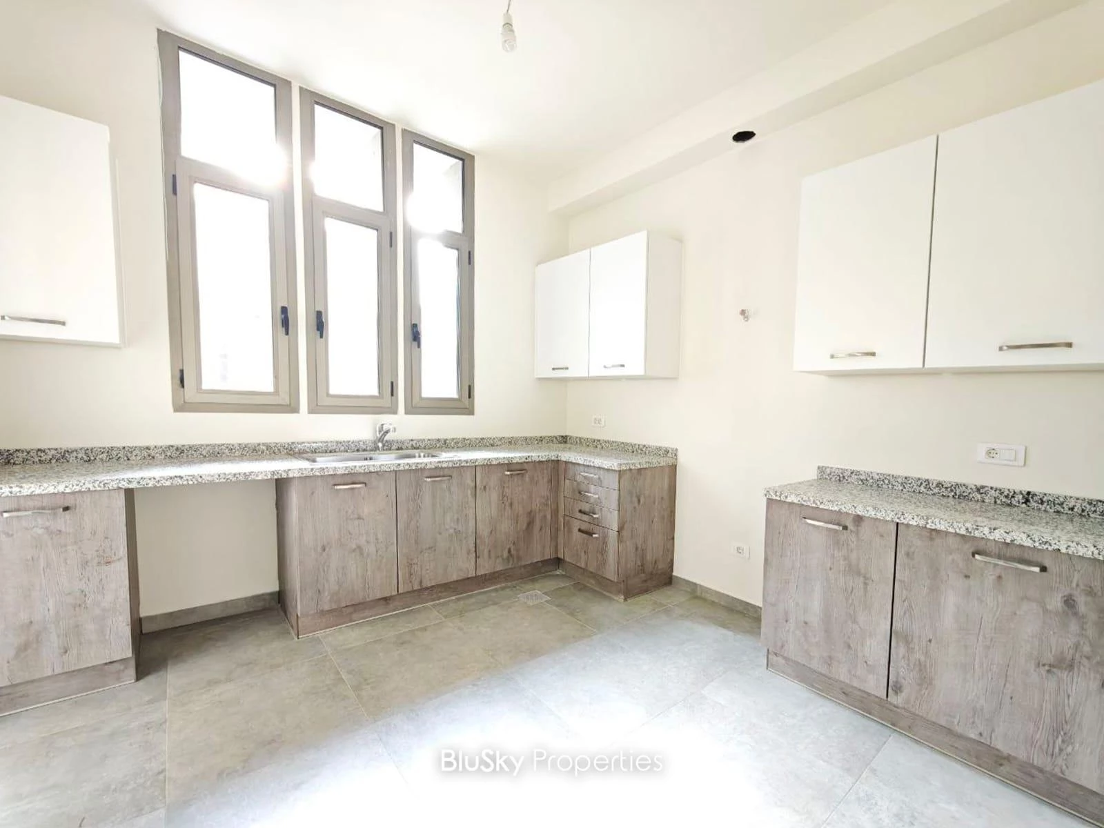 Apartment 120m² Mountain View for Rent in Baabdat — الصورة 2