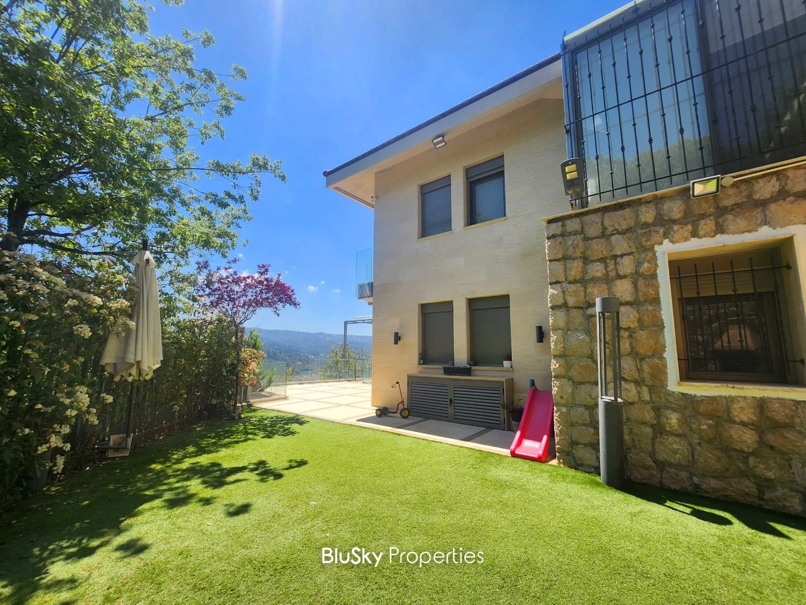 Apartment 120m² with Garden for Sale in Baabdat