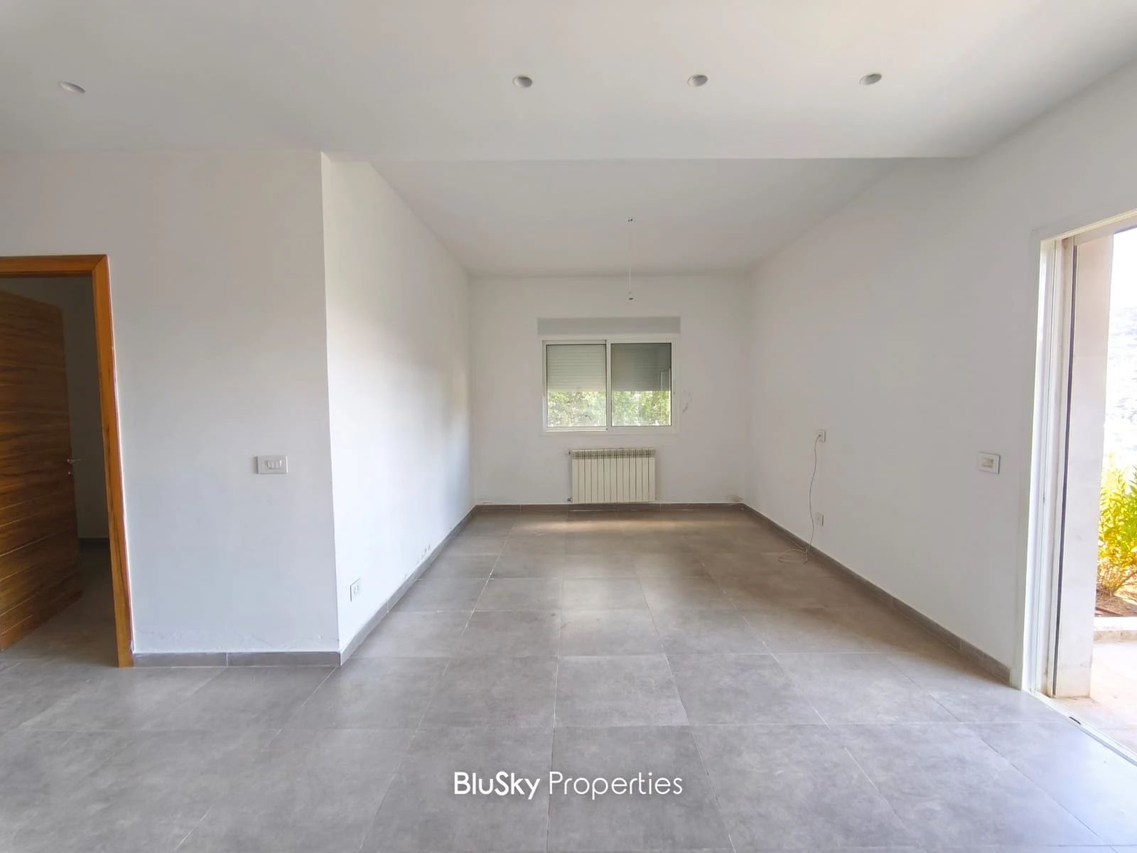 Apartment 120m² with Terrace for Sale in Baabdat