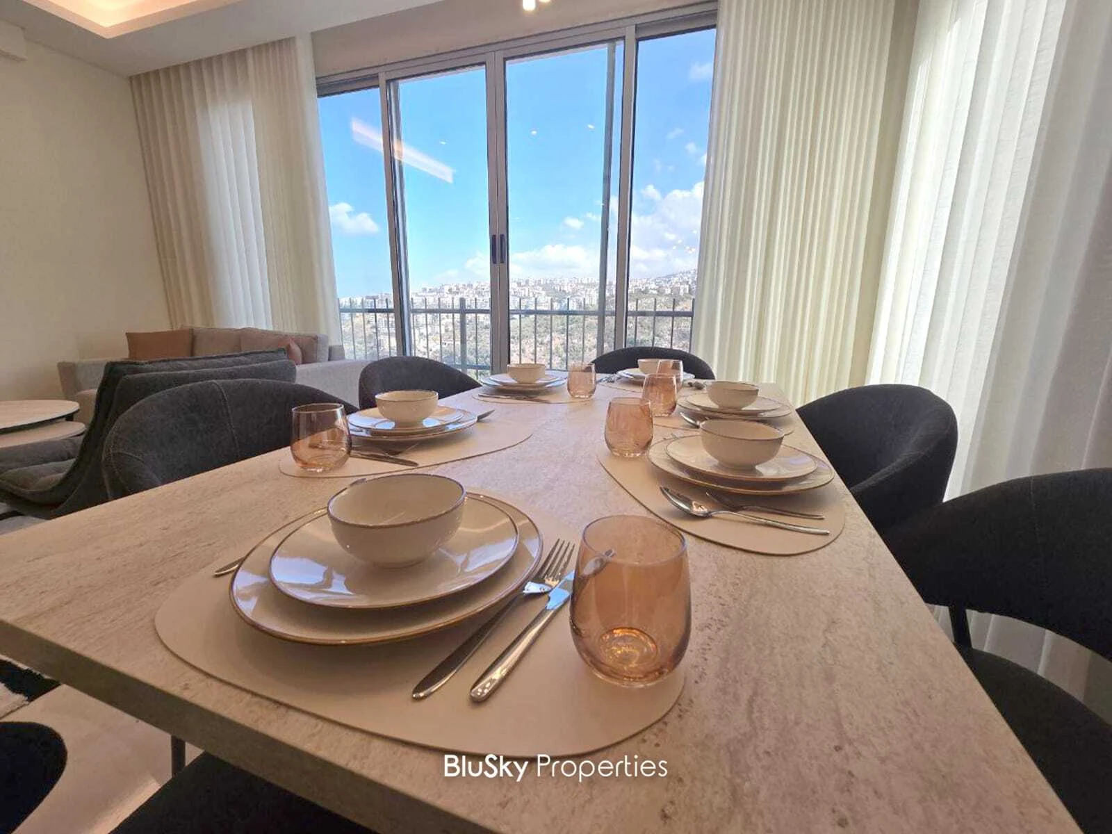 Apartment 141m² Terrace for Rent in Baabda — الصورة 3