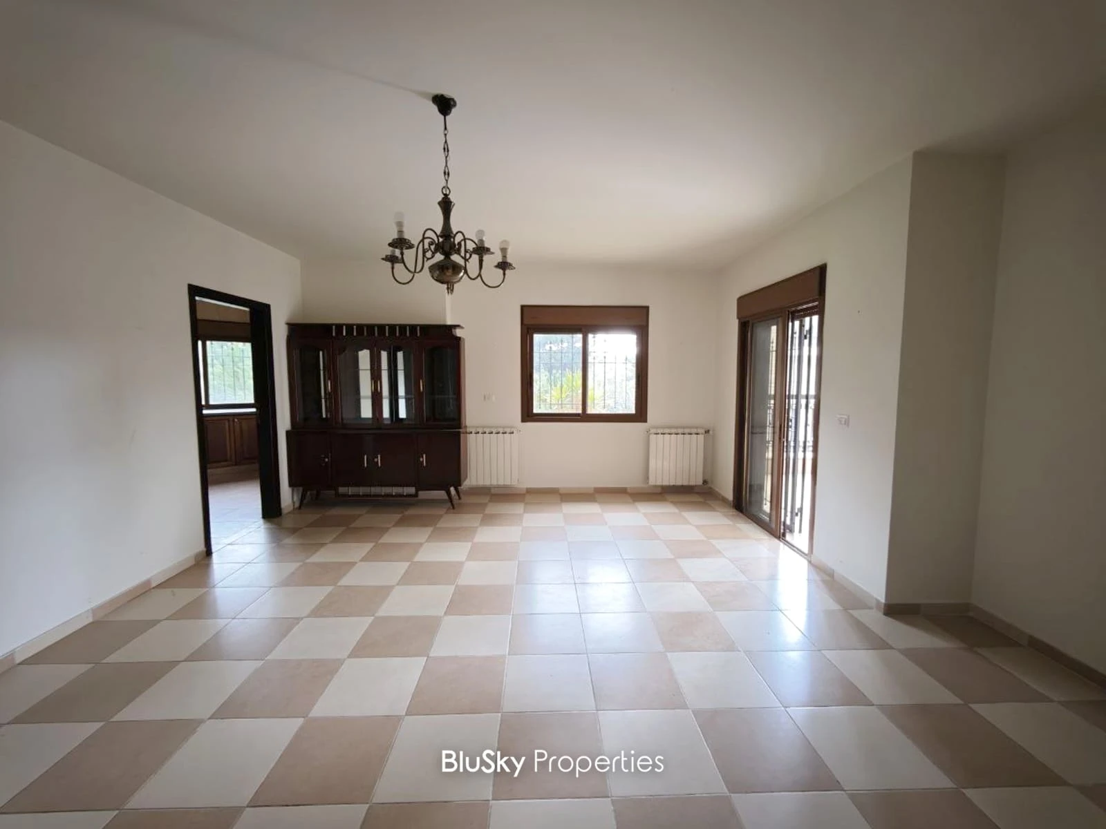 Apartment 150m² with Terrace for Rent in Baabdat