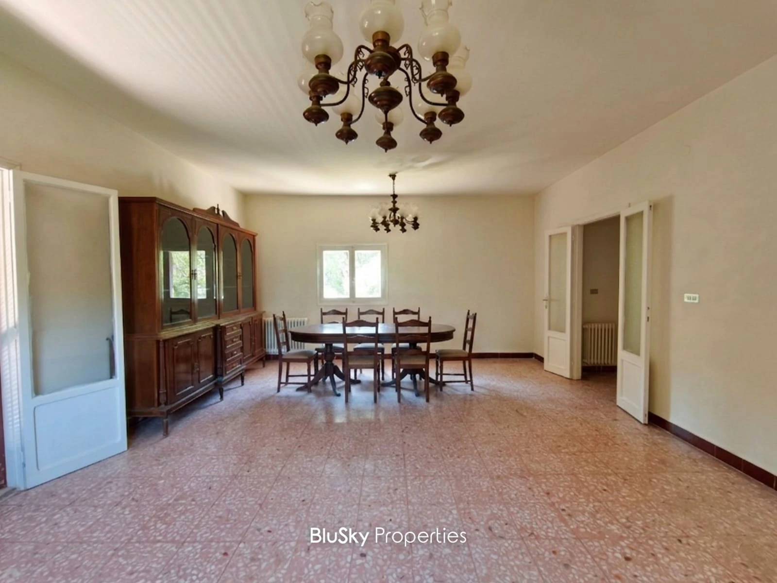 Apartment 160m² with Balcony for Rent in Baabdat