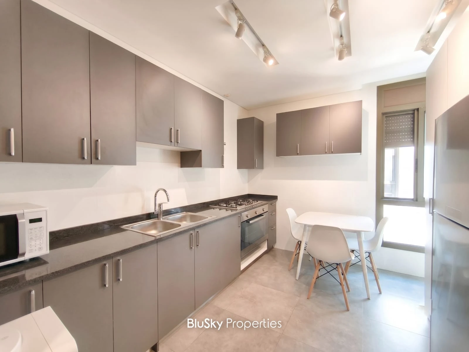Apartment 170m² with Mountain View for Rent in Baabdat — الصورة 3