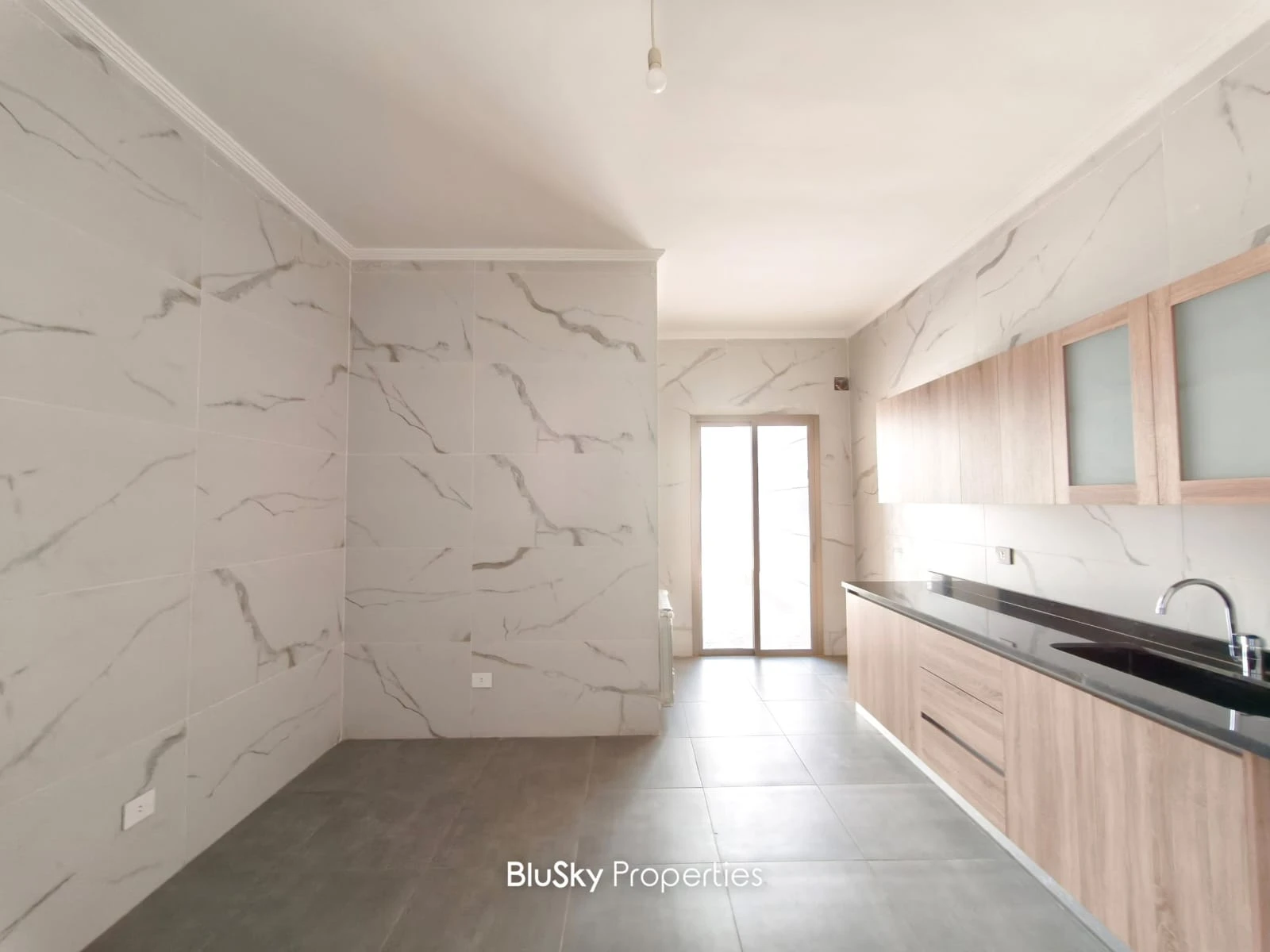 Apartment 175m² with Garden for Sale in Baabdat — photo 4