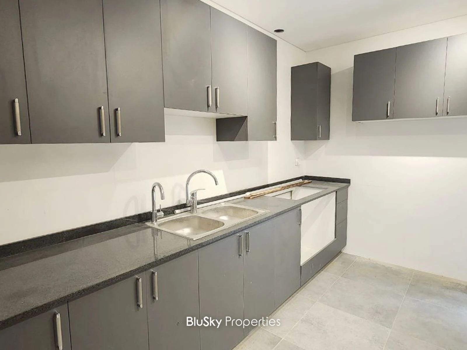 Apartment 175m² with Mountain View for Sale in Baabdat — الصورة 4