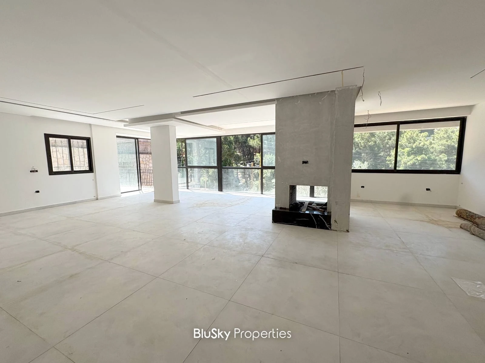 Apartment 190m² with Terrace for Sale in Baabdat