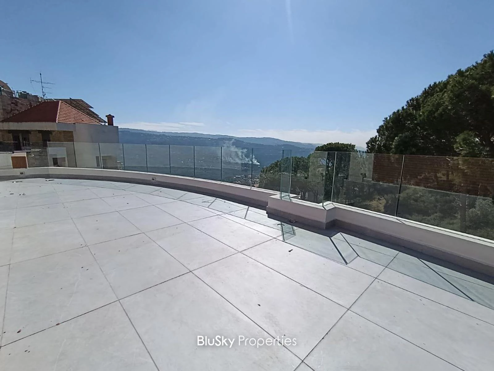 Apartment 190m² Terrace for Sale in Baabdat — الصورة 2