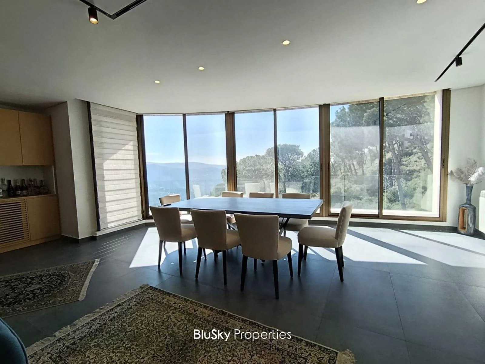 Apartment 190m² Roof for Sale in Baabdat