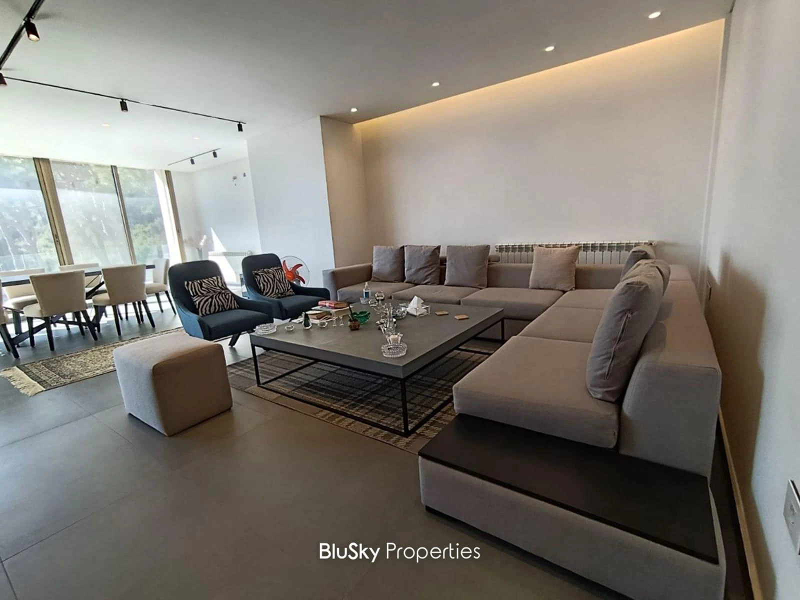 Apartment 190m² Roof for Sale in Baabdat — photo 3