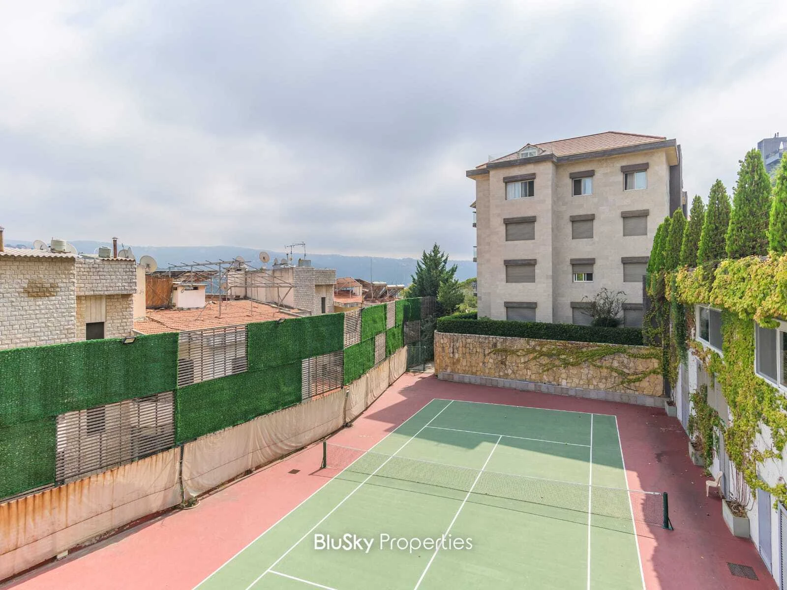 Apartments Mountain View for Sale in Baabdat — الصورة 1