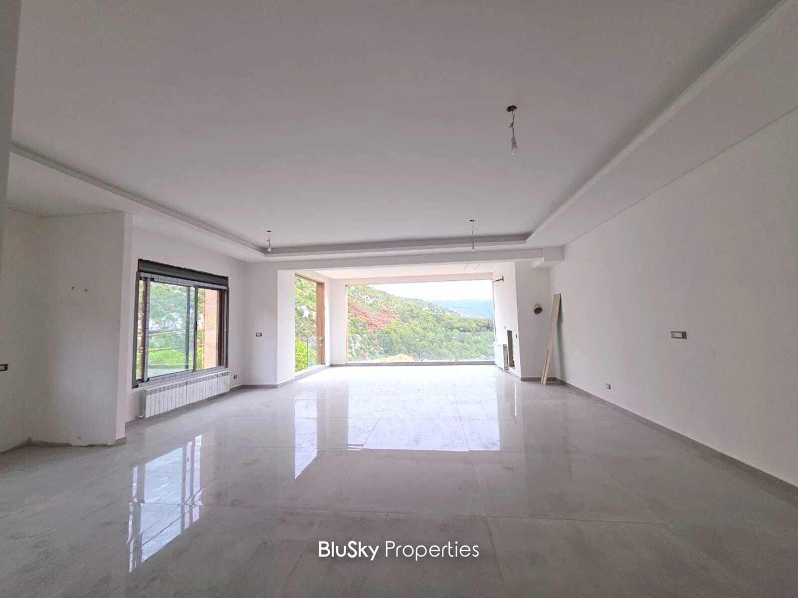 Apartment 210m² Garden for Sale in Baabdat