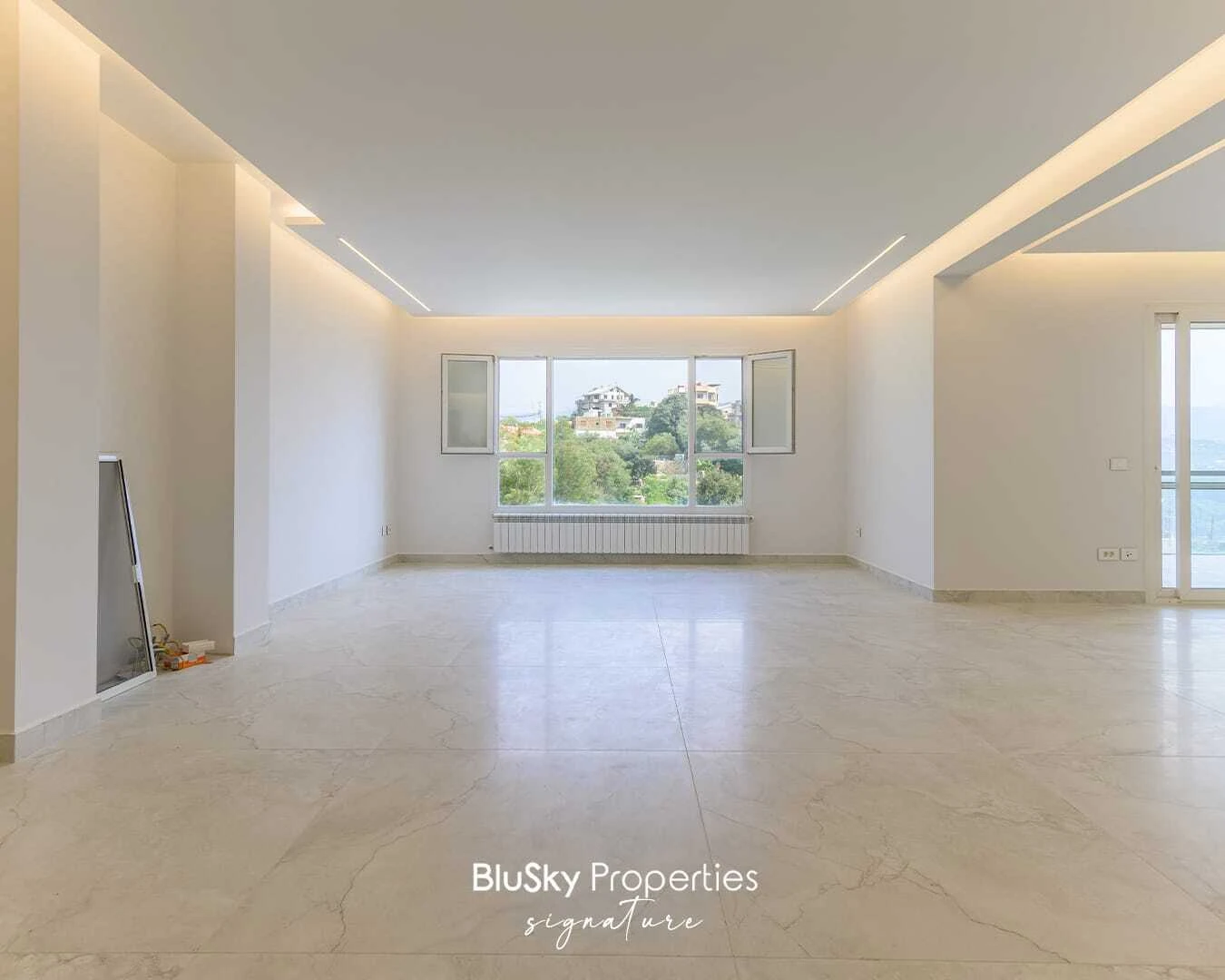 Apartment 235m² Mountain View for Sale or Rent in Baabdat