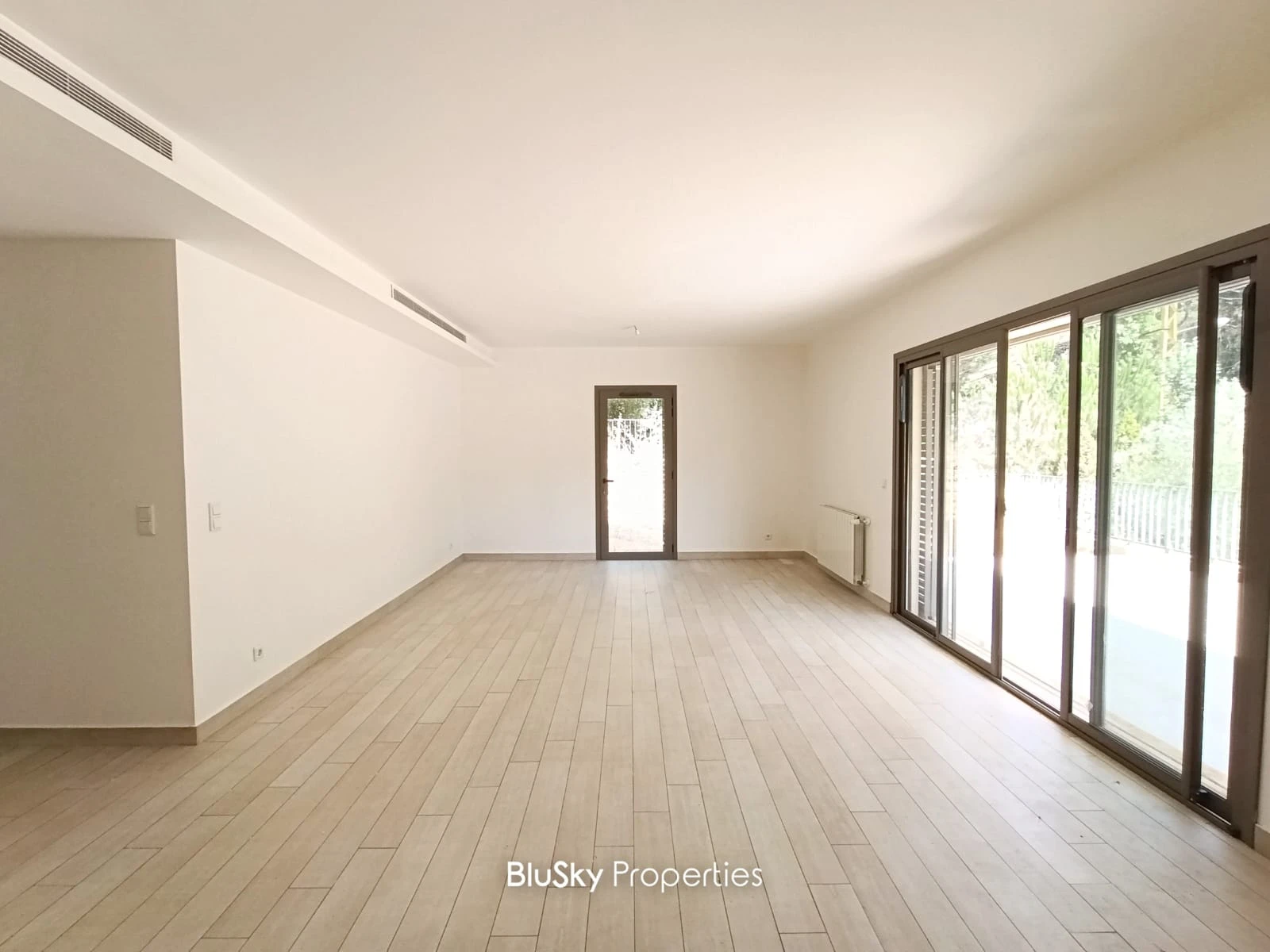 Apartment 240m² with Terrace for Rent in Baabdat — الصورة 3