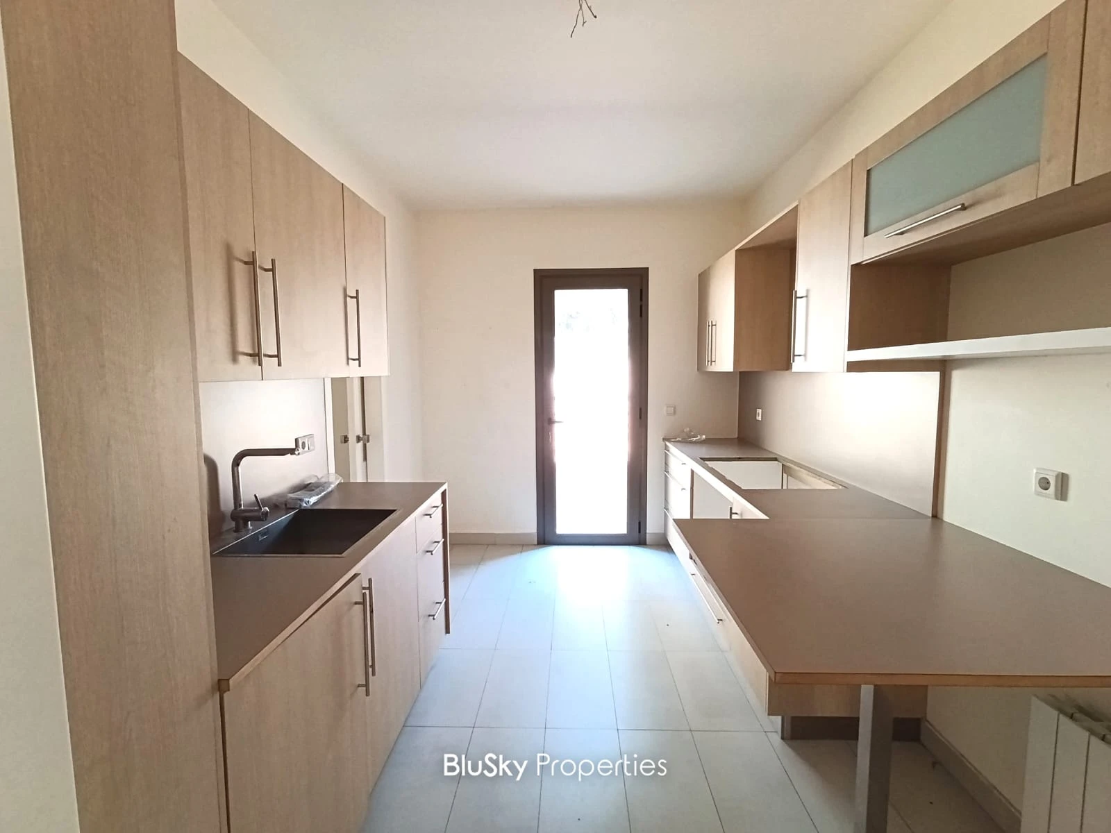 Apartment 240m² with Terrace for Rent in Baabdat — الصورة 4