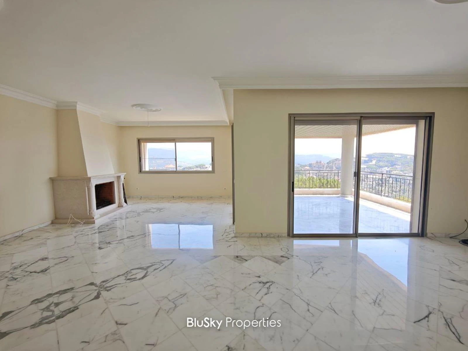 Apartment 240m² Balcony for Rent in Baabdat — الصورة 2