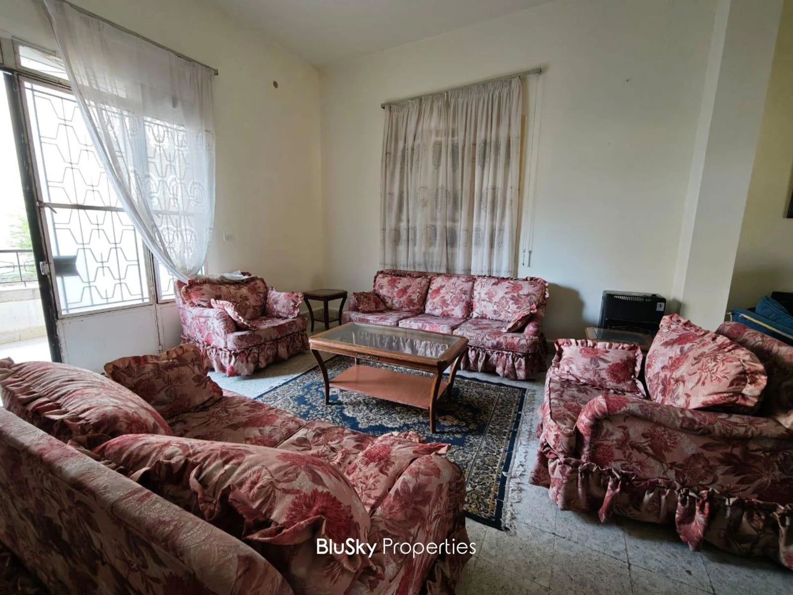 Apartment 240m² Mountain View for Rent in Baabdat