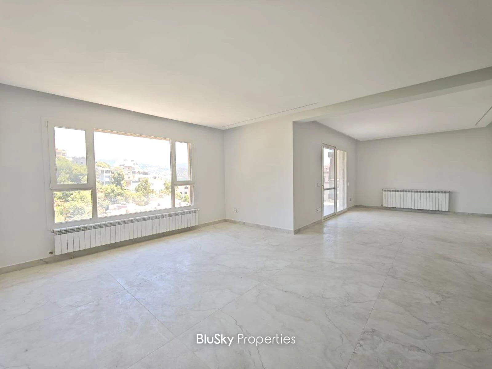 Apartment 240m² for Rent in Baabdat