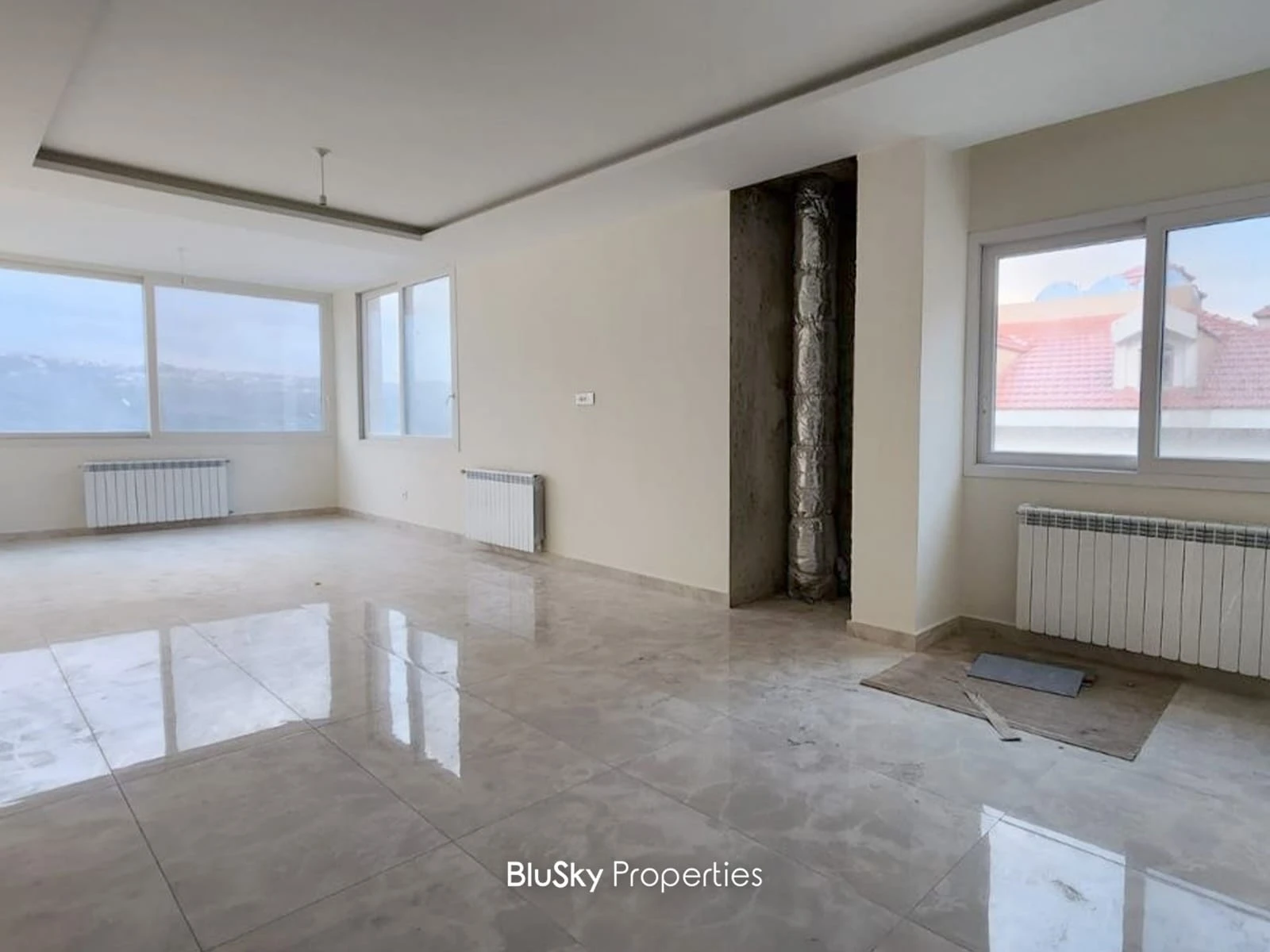 Duplex 240m² with Garden for Sale in Baabdat