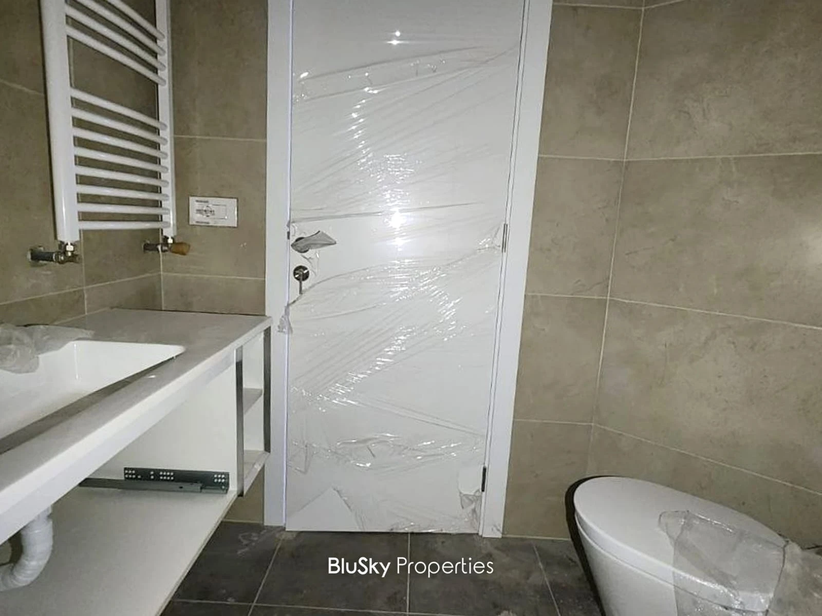 Duplex 240m² with Garden for Sale in Baabdat — الصورة 4