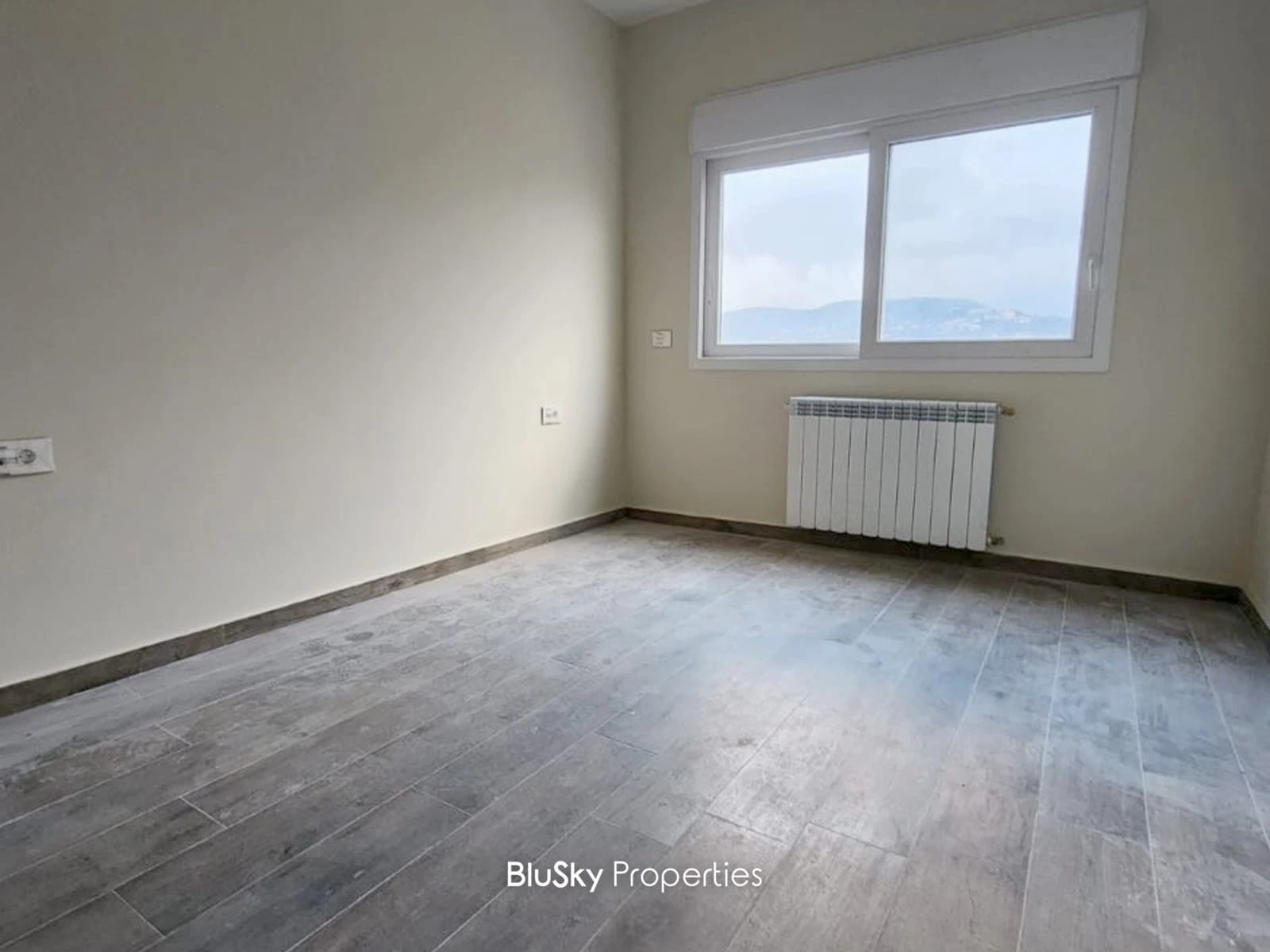 Duplex 240m² with Garden for Sale in Baabdat — الصورة 5