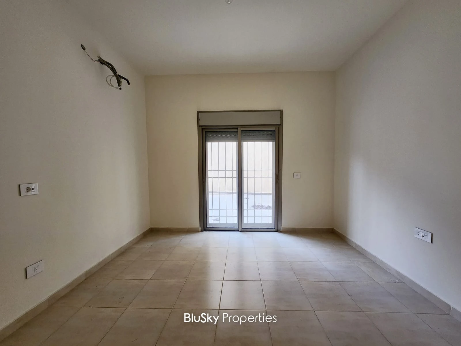 Apartment 240m² with Terrace for Sale or Rent in Baabdat — photo 4