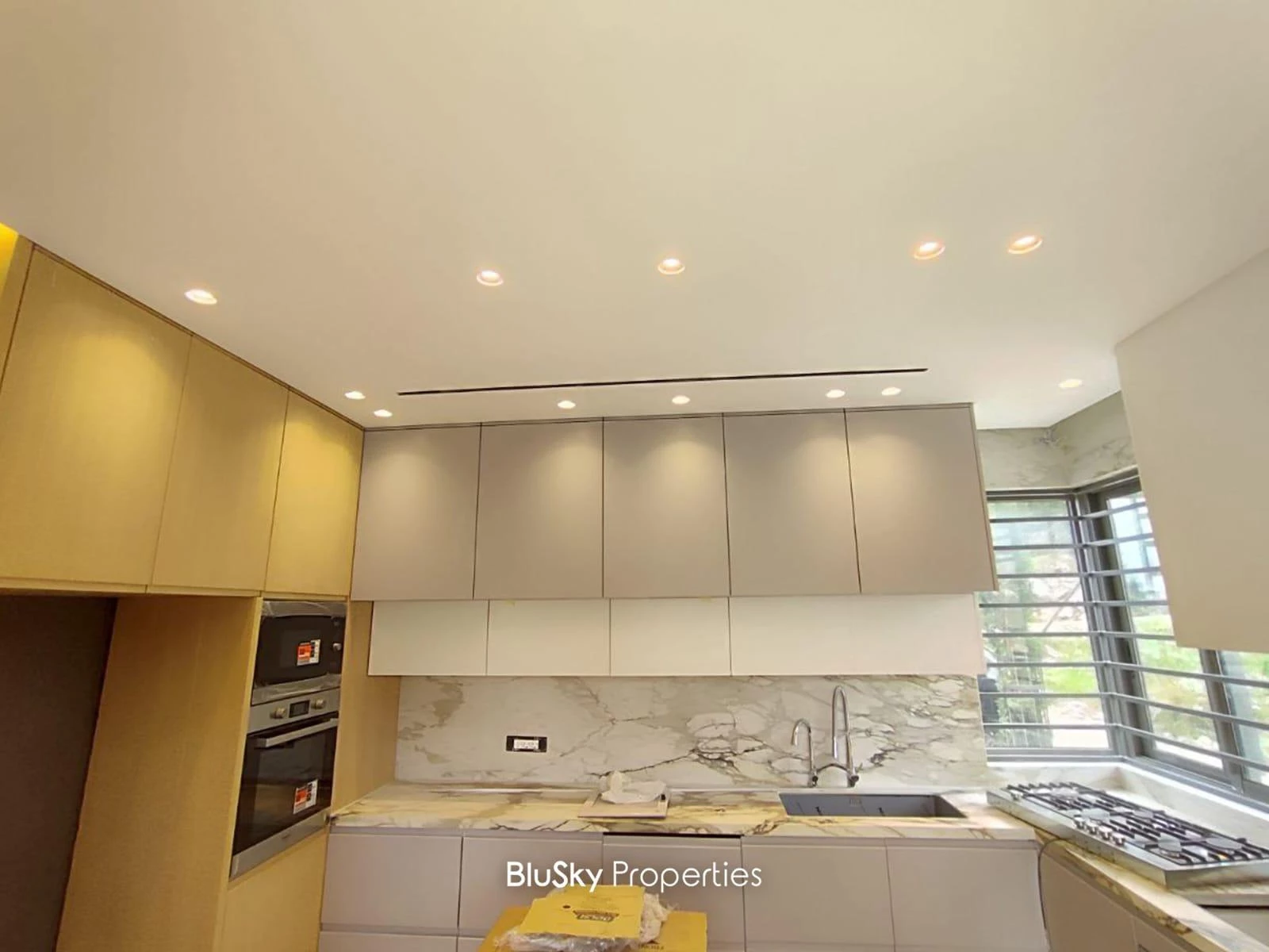 Apartment 240m² Garden for Sale in Baabdat — photo 5
