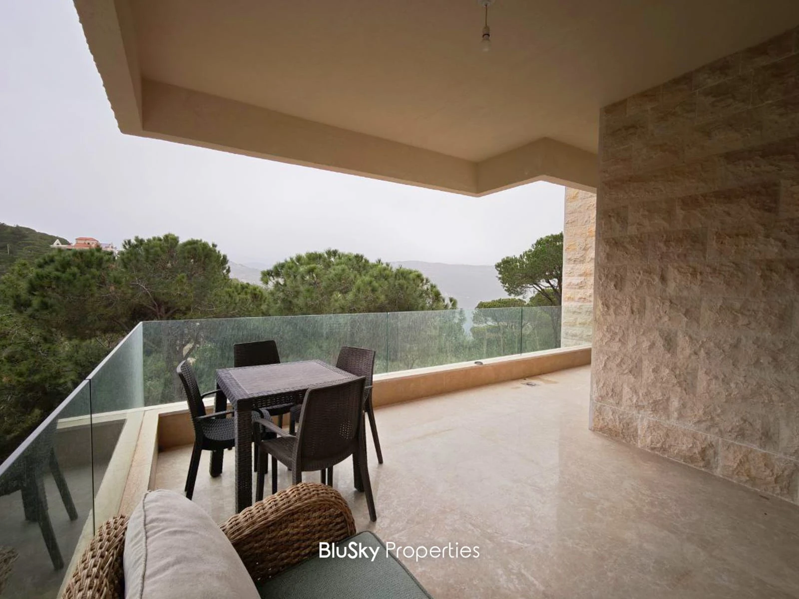 Apartment 260m² with Mountain View for Sale or Rent in Baabdat — photo 2