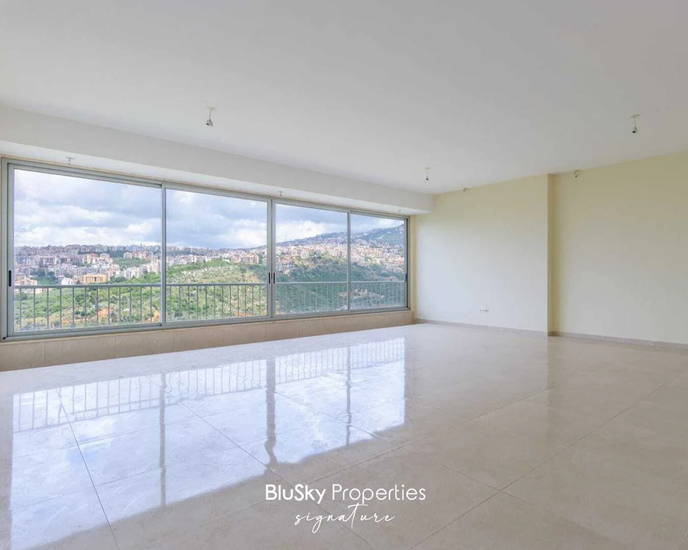 Apartment 266m² City View for Rent in Baabda — الصورة 2