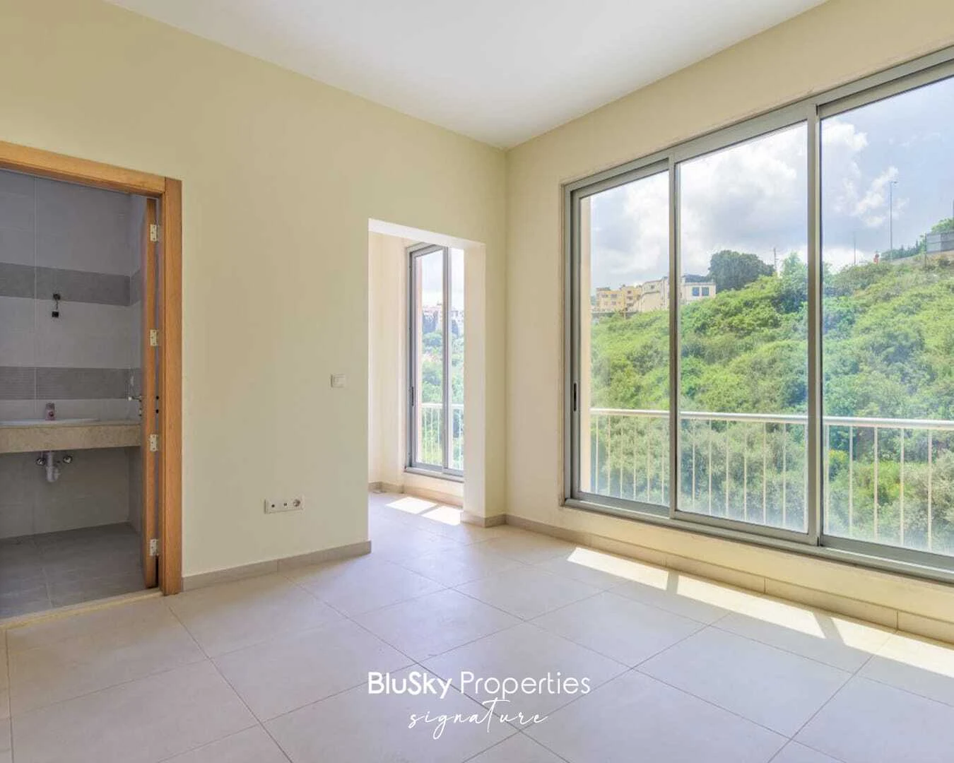 Apartment 266m² City View for Rent in Baabda — الصورة 4