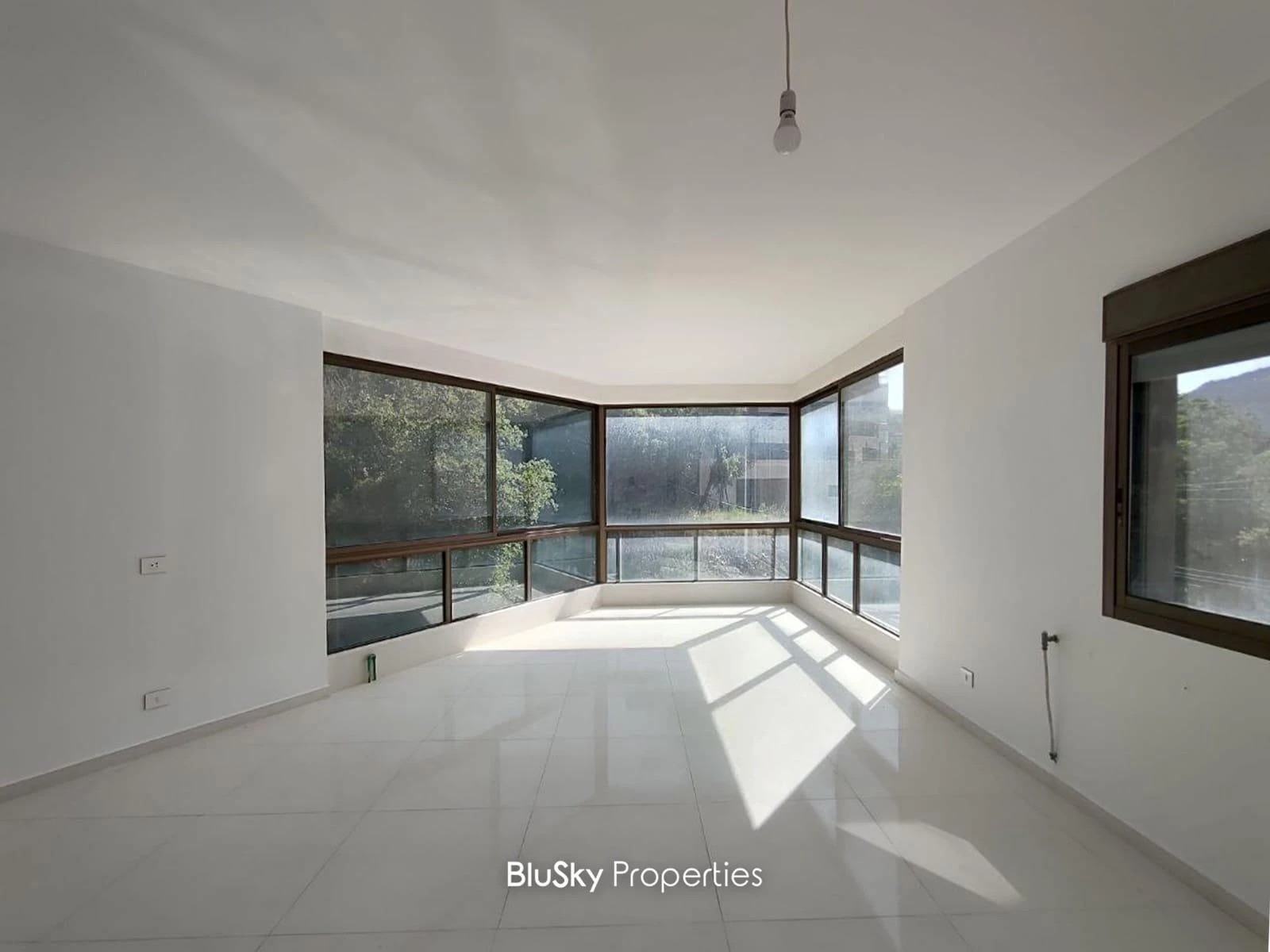 Duplex 288m² Terrace for Sale in Baabdat