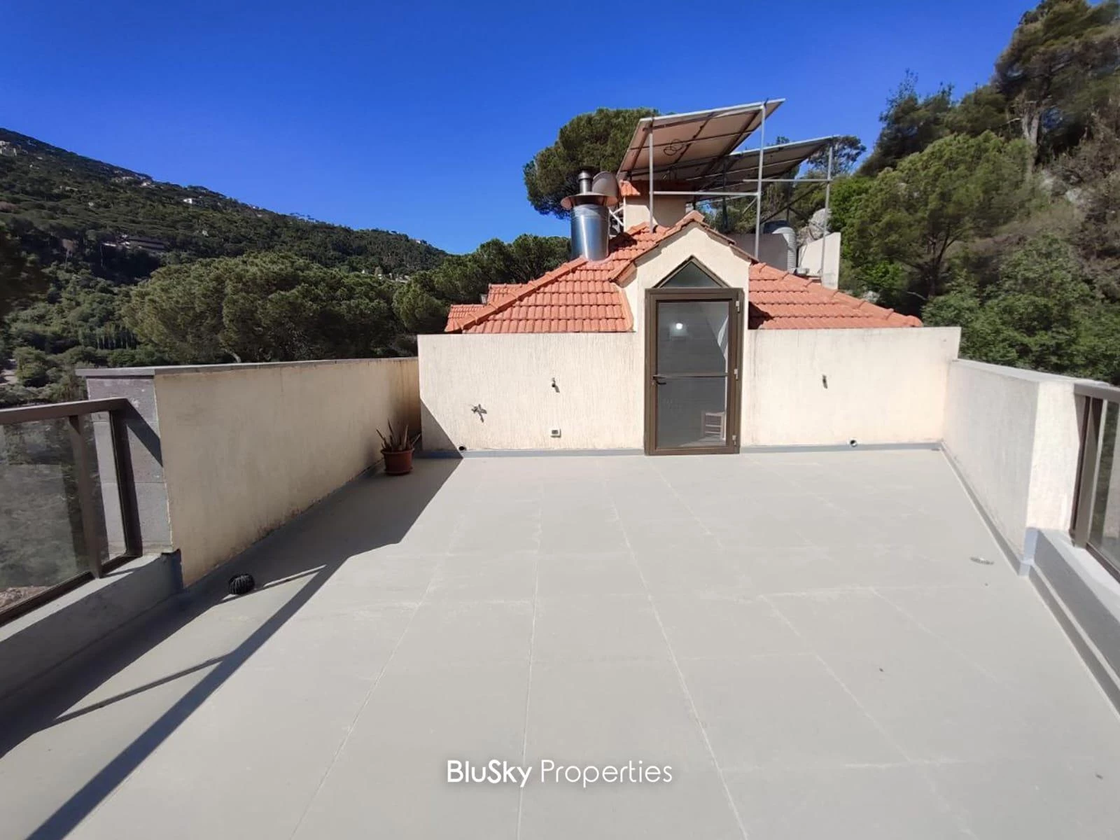 Duplex 288m² Terrace for Sale in Baabdat — الصورة 2