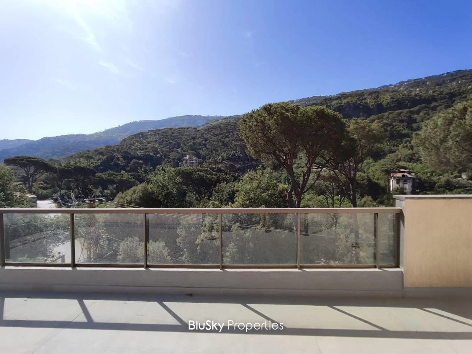 Duplex 288m² Terrace for Sale in Baabdat — الصورة 3