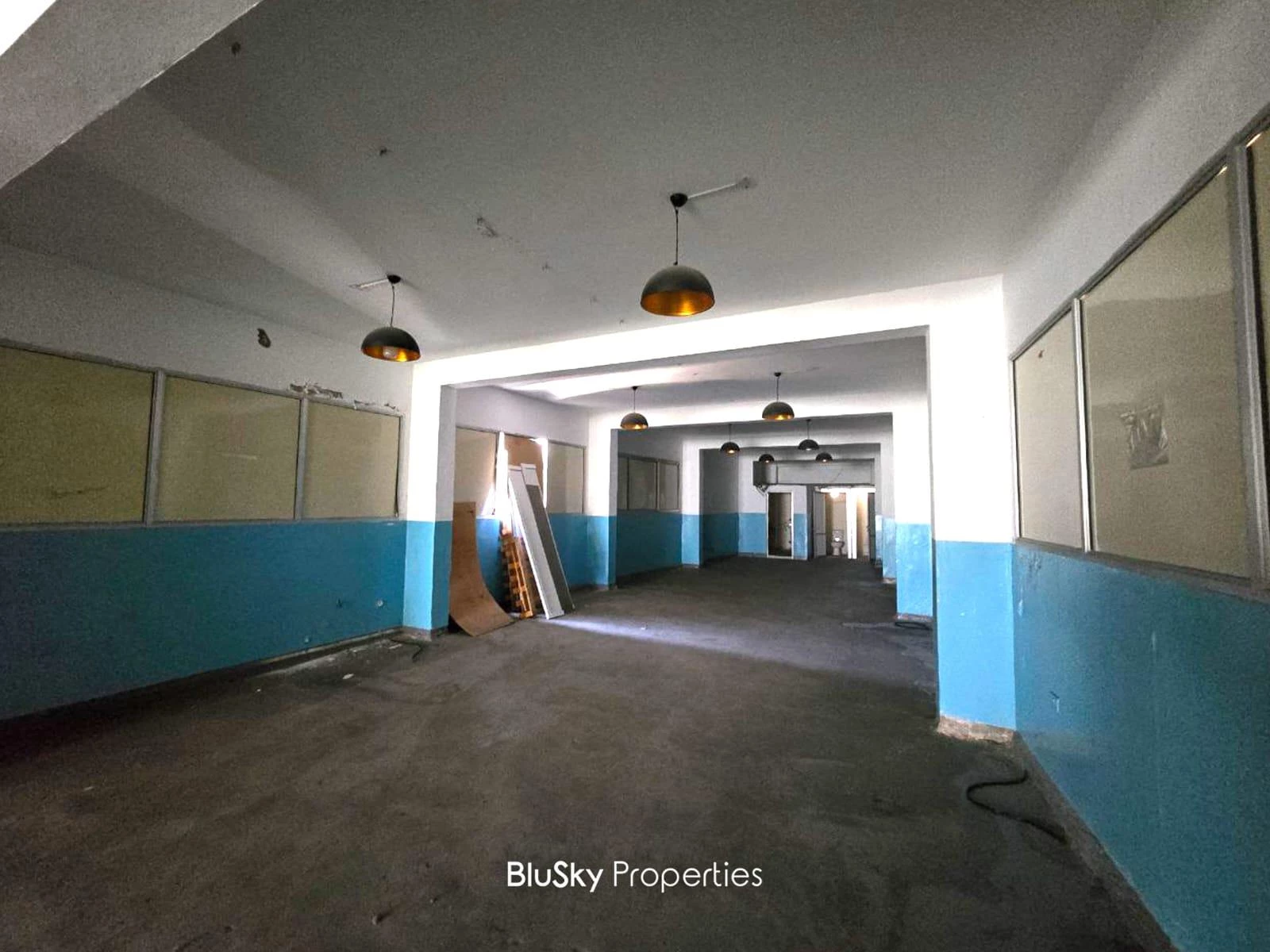 Warehouse 300m² for Rent in Baabda — photo 3
