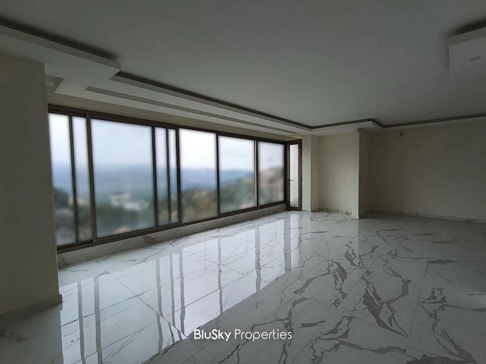 Duplex 300m² Terrace for Sale in Baabdat — الصورة 4