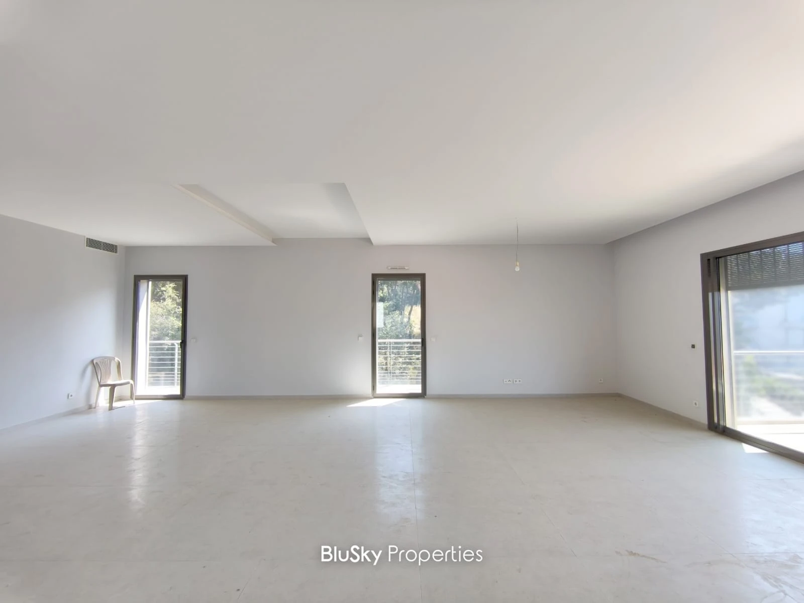 Duplex 305m² with Mountain View for Sale in Baabdat — photo 3