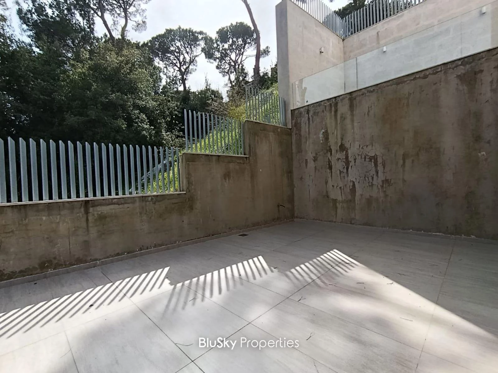 Duplex 320m² Terrace for Sale in Baabdat — الصورة 2