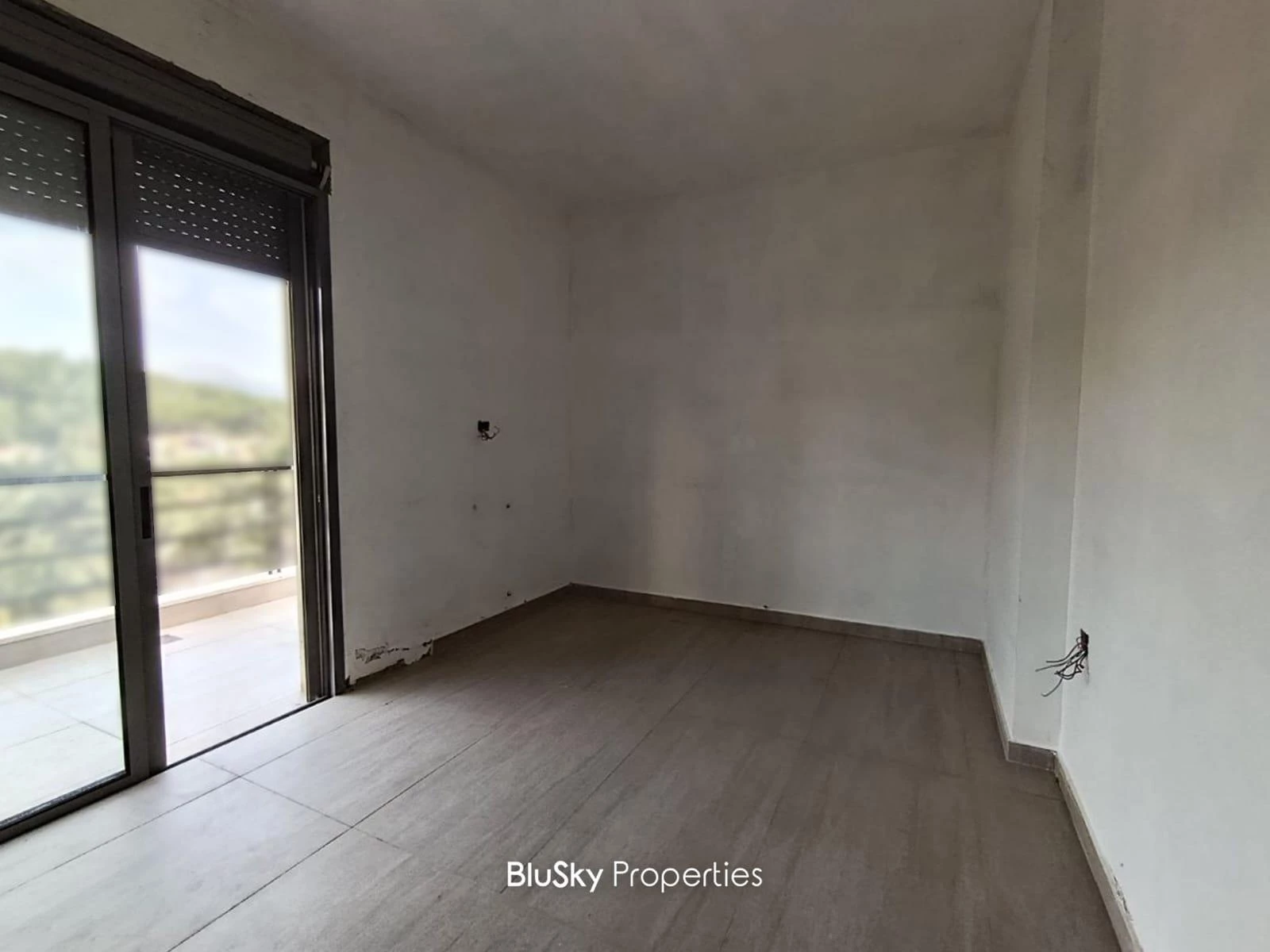 Duplex 320m² Terrace for Sale in Baabdat — الصورة 3