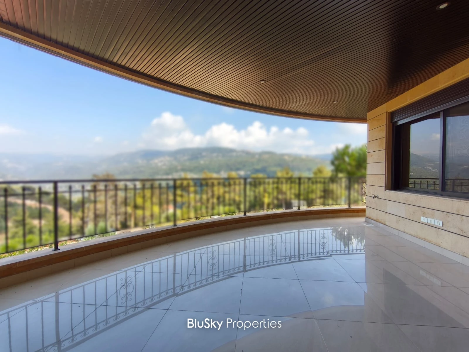 Apartment 325m² for Rent in Baabdat — الصورة 2