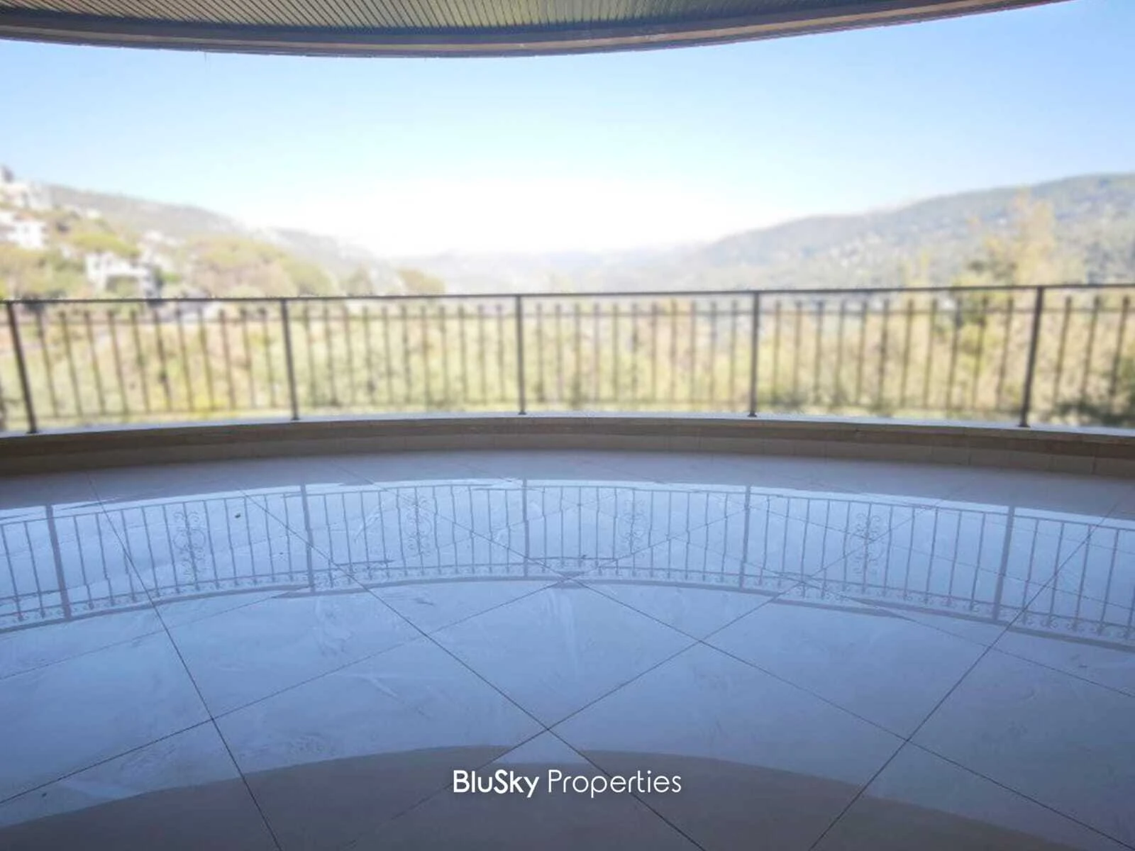 Apartment 325m² Balcony for Rent in Baabdat — الصورة 2