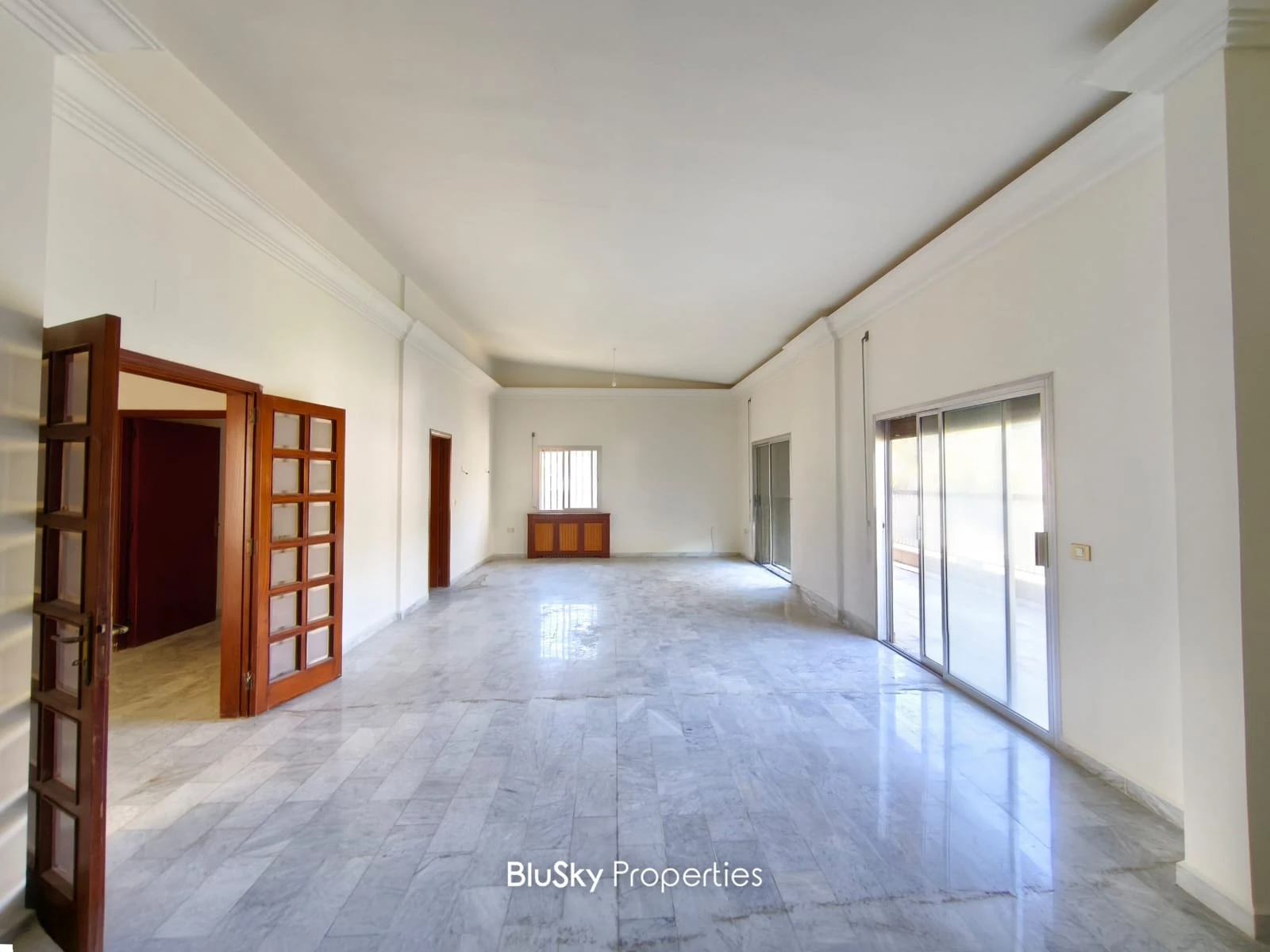 Apartment 330m² with Mountain View for Sale in Baabdat
