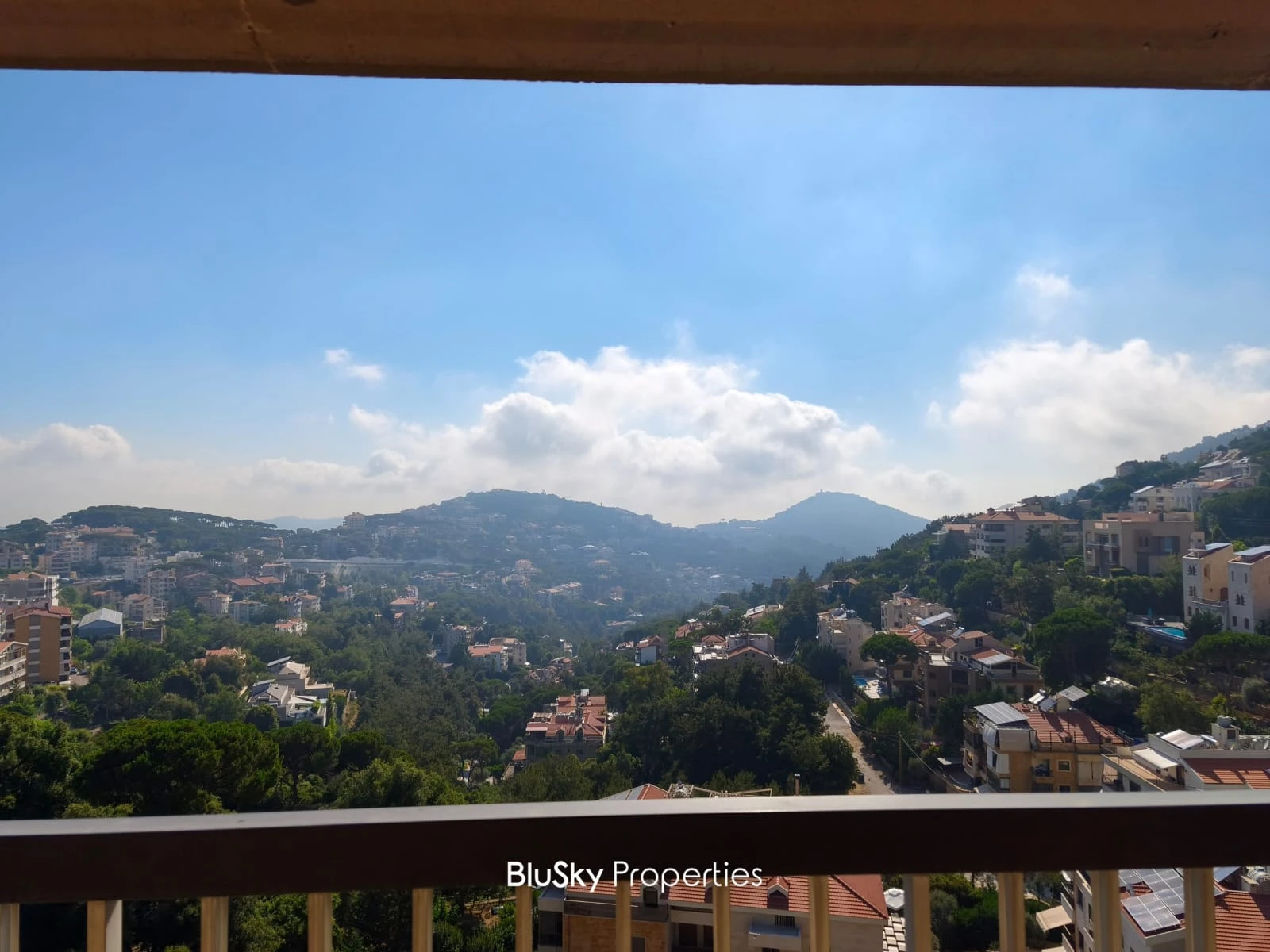 Apartment 330m² with Mountain View for Sale in Baabdat — الصورة 3