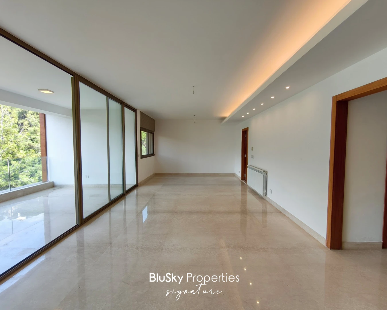 Duplex 350m² with Mountain View for Sale in Baabdat — الصورة 3