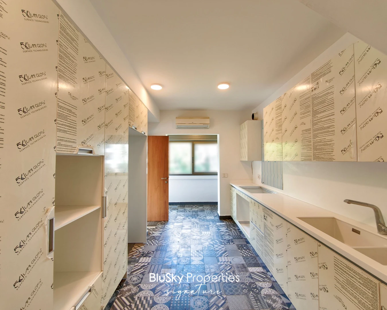 Duplex 350m² with Mountain View for Sale in Baabdat — الصورة 5