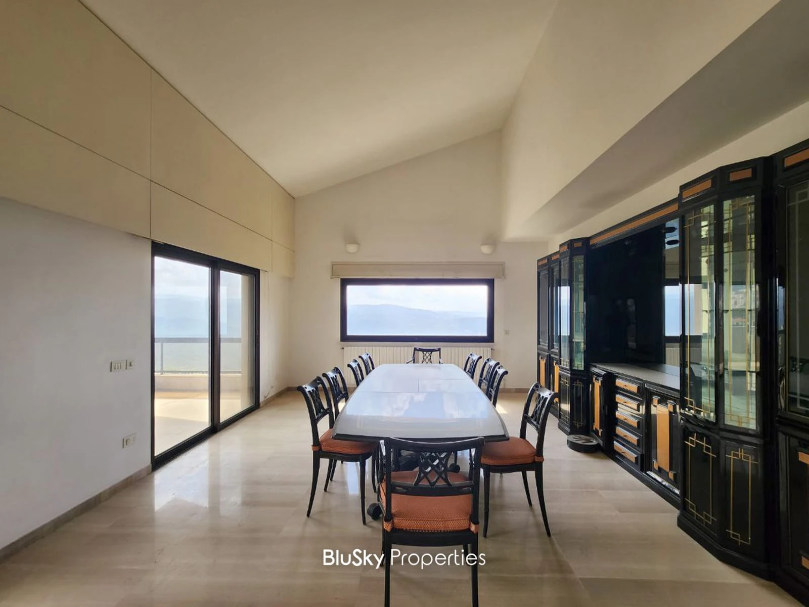 Duplex 400m² with Mountain View for Rent in Baabdat