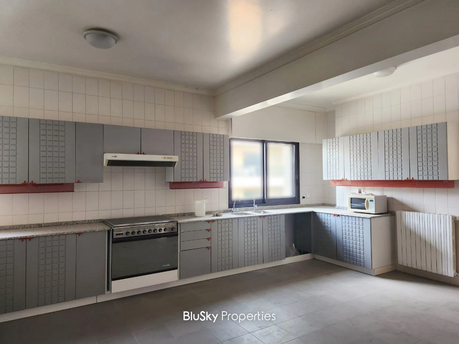 Duplex 400m² with Mountain View for Rent in Baabdat — الصورة 4