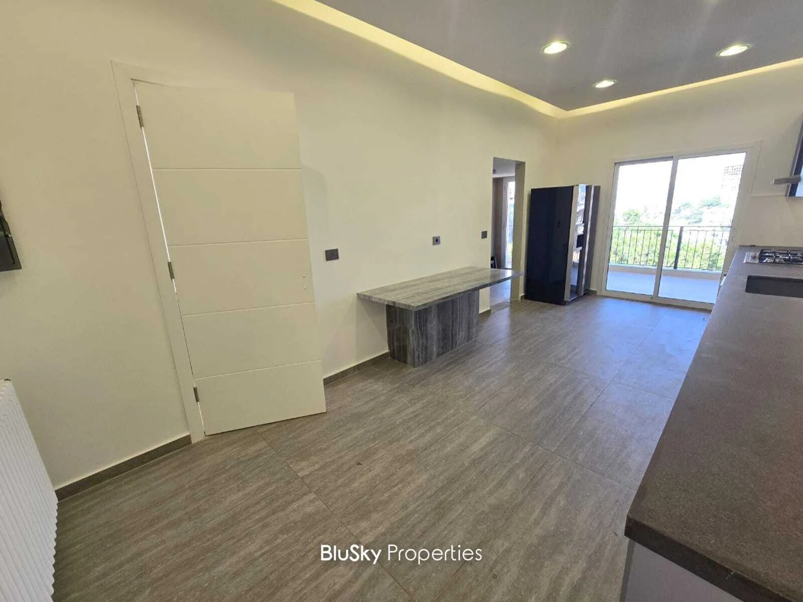 Apartment 470m² Balcony for Rent in Baabda — الصورة 4