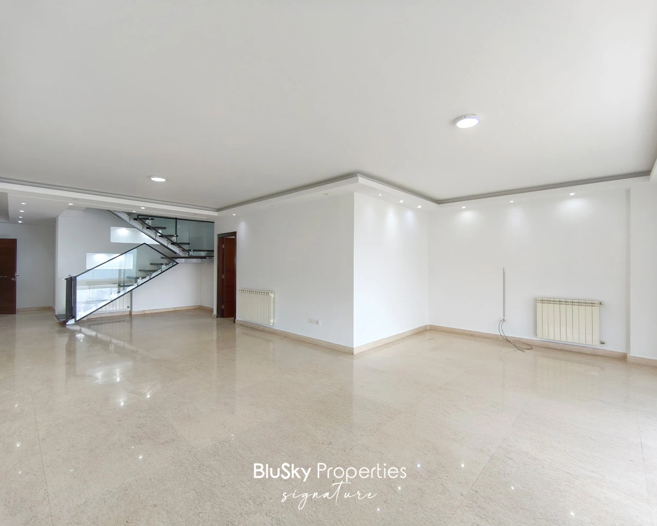 Duplex 480m² with Mountain View for Rent in Baabdat — الصورة 3